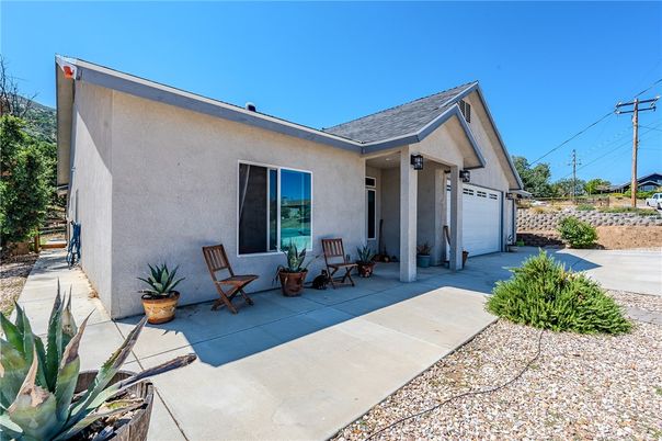 Detached Garage, Exterior