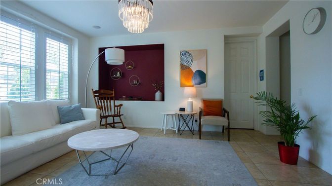 Chandelier, Interior, Living room