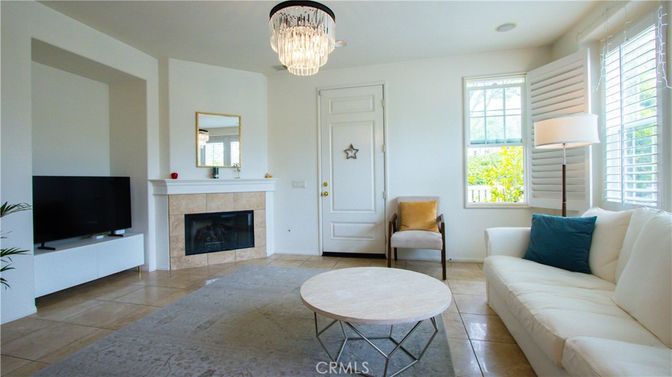 Chandelier, Fireplace, Interior, Living room