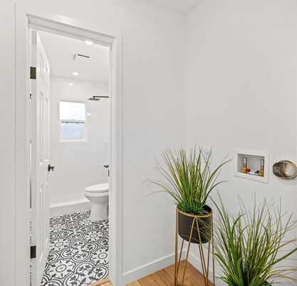 Bathroom, Interior, Recessed Lighting, Wood Texture Flooring