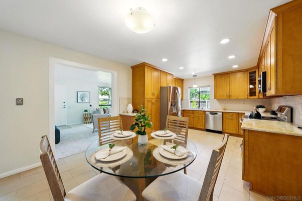 Dining room, Interior, Kitchen, Pendant Lights, Recessed Lighting, Stainless Steel Appliances