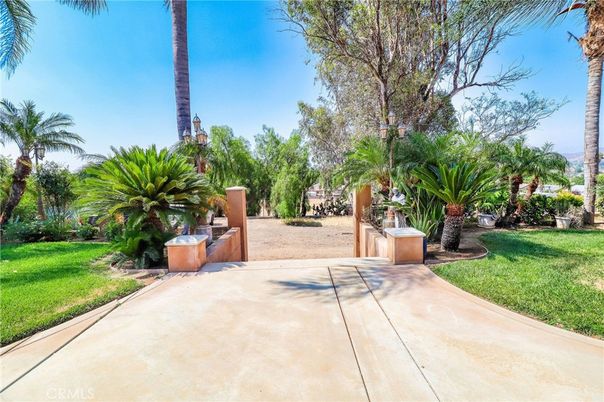 Backyard, Exterior, Hot Tub