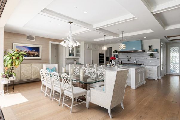 Chandelier, Dining room, Interior, Kitchen, Pendant Lights, Recessed Lighting, Wood Texture Flooring