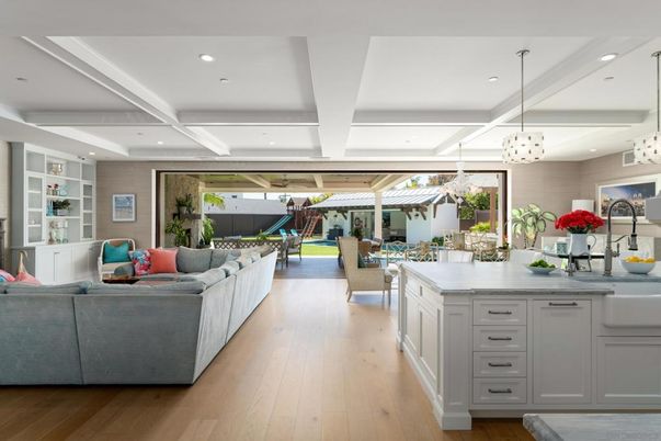 Dining room, Interior, Living room, Pendant Lights, Recessed Lighting, Wood Texture Flooring