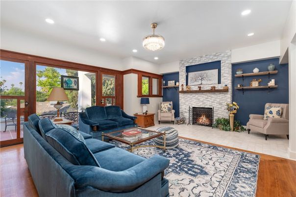 Chandelier, Fireplace, Interior, Living room, Recessed Lighting, Wood Texture Flooring
