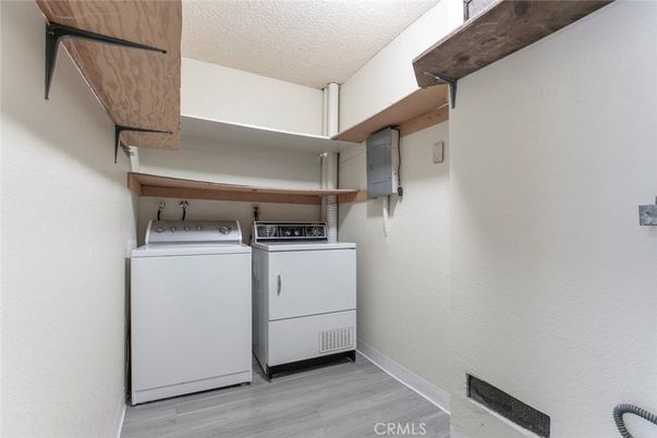 Interior, Washer, Wood Texture Flooring