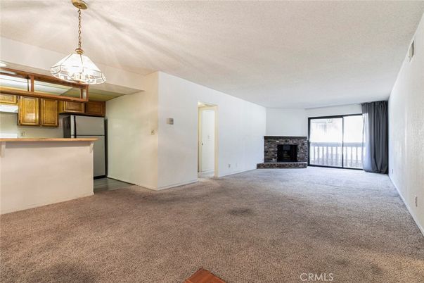 Empty room, Fireplace, Interior, Kitchen, Pendant Lights