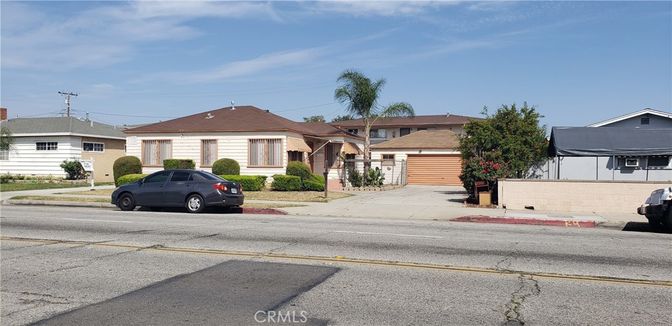 Attached, Exterior, Facade, Ranch