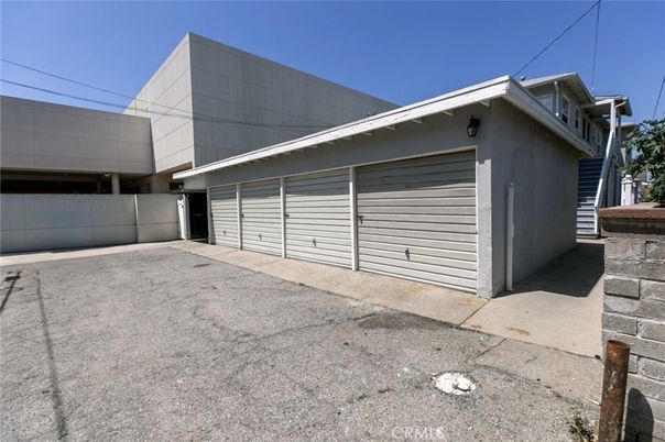 Detached Garage, Exterior
