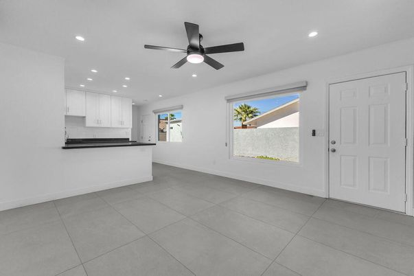 Empty room, Interior, Kitchen, Recessed Lighting
