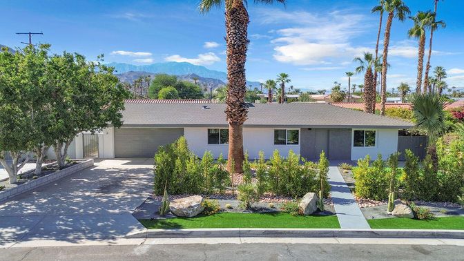 Attached, Exterior, Facade, Ranch