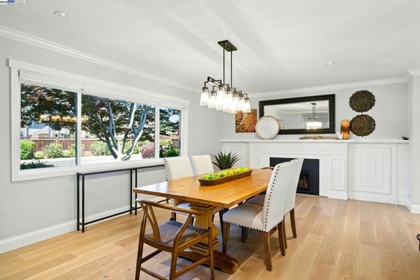 Dining room, Fireplace, Interior, Pendant Lights, Recessed Lighting, Wood Texture Flooring
