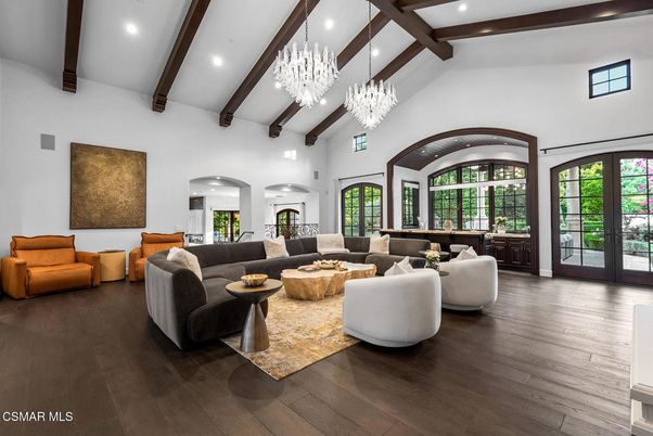 Chandelier, Interior, Living room, Recessed Lighting, Wooden Beams, Wood Texture Flooring