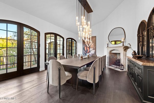Chandelier, Dining room, Fireplace, Interior, Pendant Lights, Wood Texture Flooring