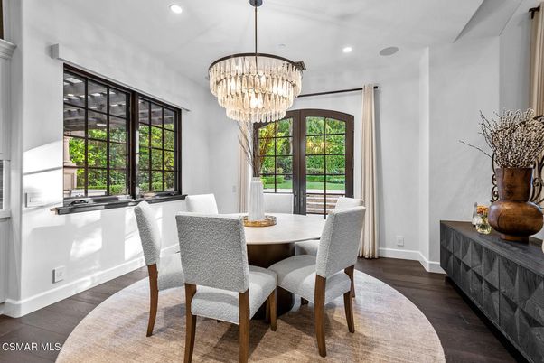 Chandelier, Dining room, Interior, Recessed Lighting, Wood Texture Flooring