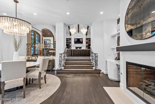 Chandelier, Dining room, Fireplace, Interior, Recessed Lighting, Wood Texture Flooring