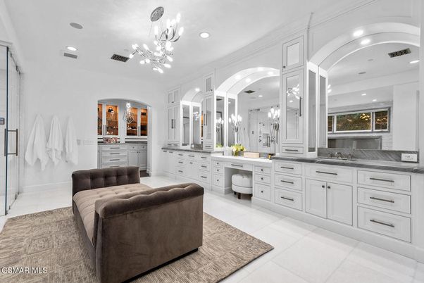 Bathroom, Dual Sink Vanities, Interior, Pendant Lights, Recessed Lighting