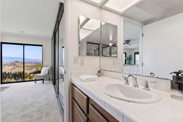 Bathroom, Interior, Tile Countertops