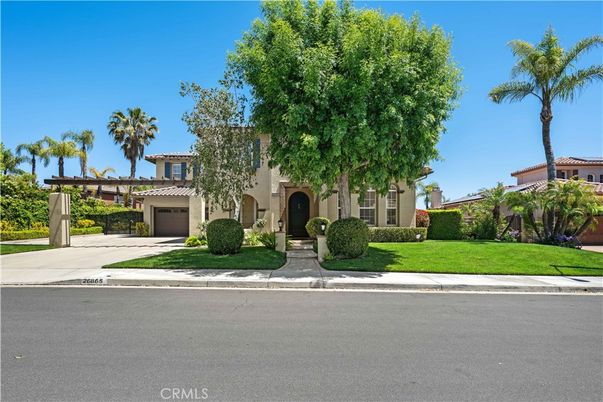 Attached, Exterior, Facade, Mediterranean