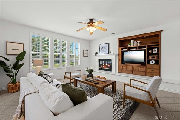 Fireplace, Interior, Living room