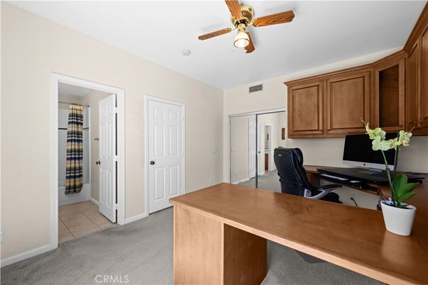 Home Office, Interior