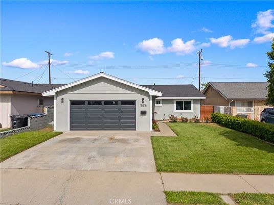 Attached, Exterior, Facade, Ranch