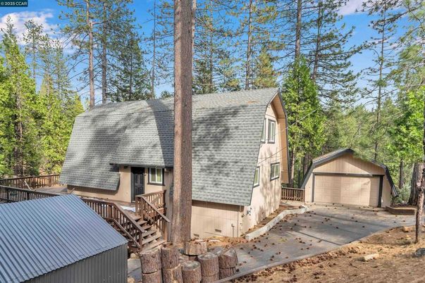 Backyard, Detached Garage, Exterior