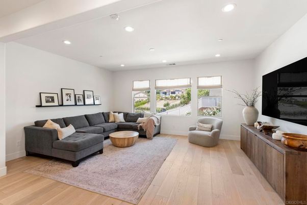 Interior, Living room, Recessed Lighting, Wood Texture Flooring