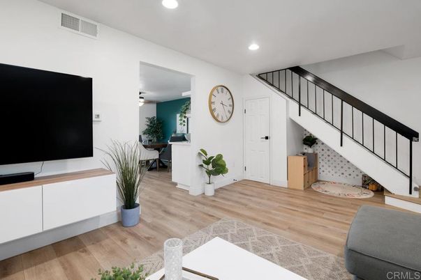 Interior, Recessed Lighting, Wood Texture Flooring