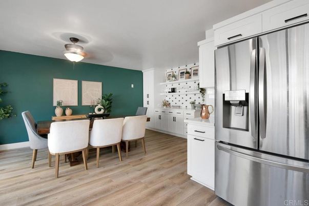 Dining room, Interior, Kitchen, Stainless Steel Appliances, Wood Texture Flooring