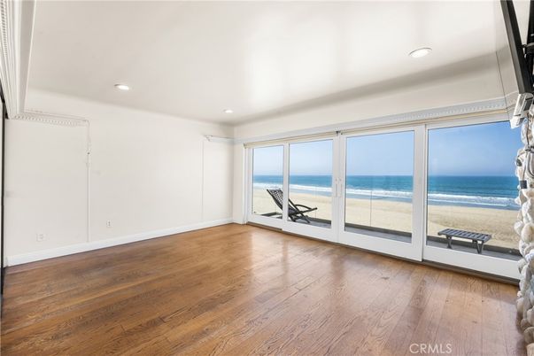 Empty room, Interior, Recessed Lighting, Water, Wood Texture Flooring