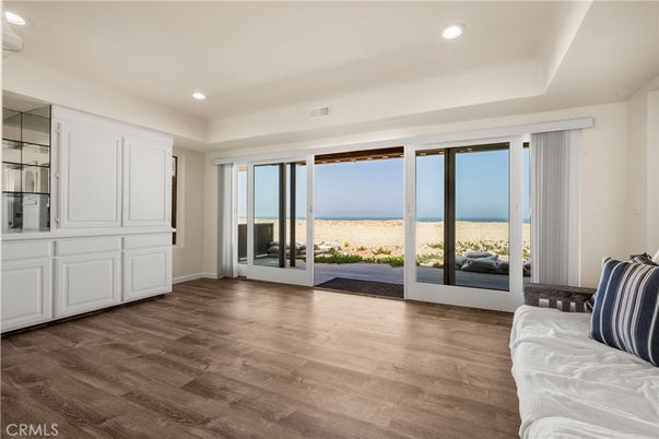 Interior, Recessed Lighting, Water, Wood Texture Flooring