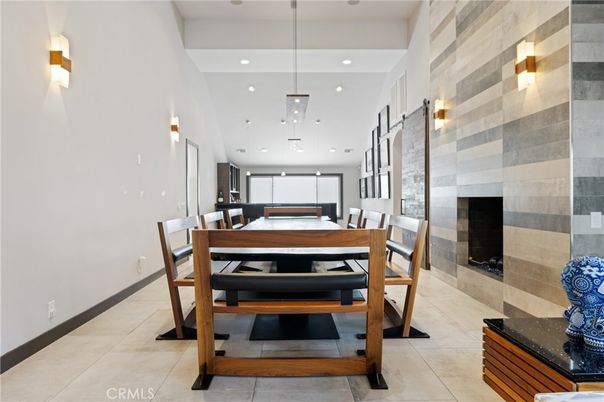 Dining room, Fireplace, Interior, Pendant Lights, Recessed Lighting