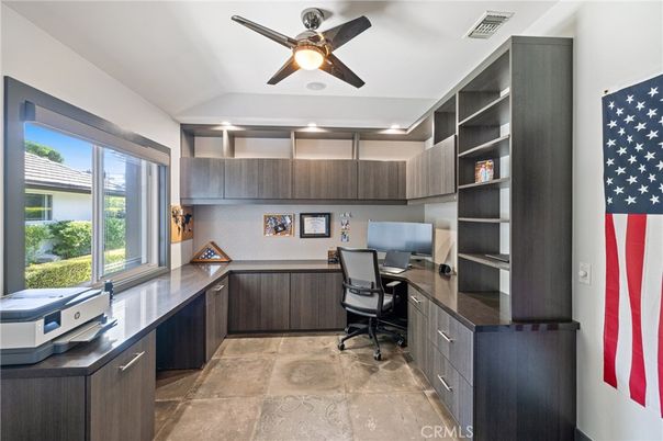 Home Office, Interior