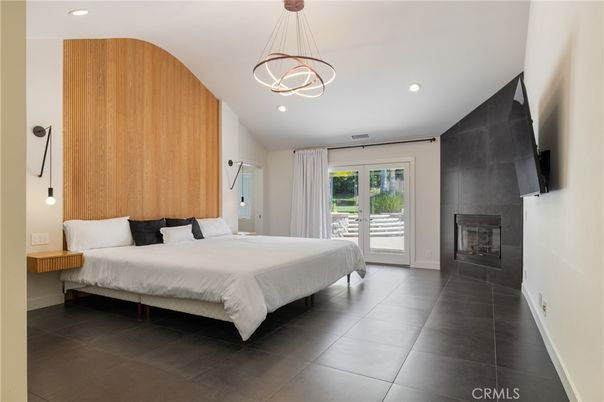 Bedroom, Fireplace, Interior, Pendant Lights, Recessed Lighting