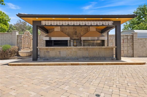 Exterior, Fireplace