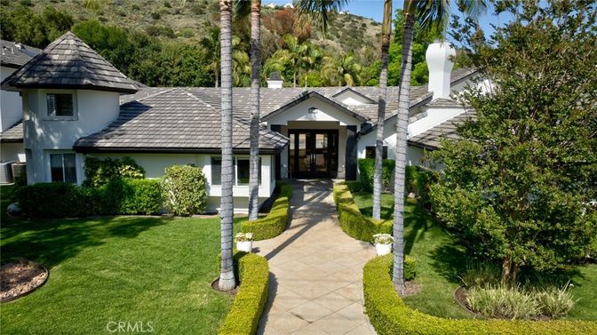 Backyard, Exterior, Facade, Mediterranean