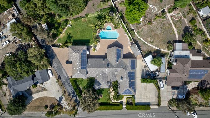 Exterior, Drone