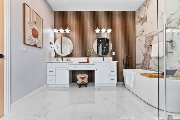 Bathroom, Free Standing Baths, Interior, Marble, Marble Walls