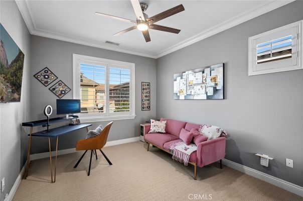 Home Office, Interior