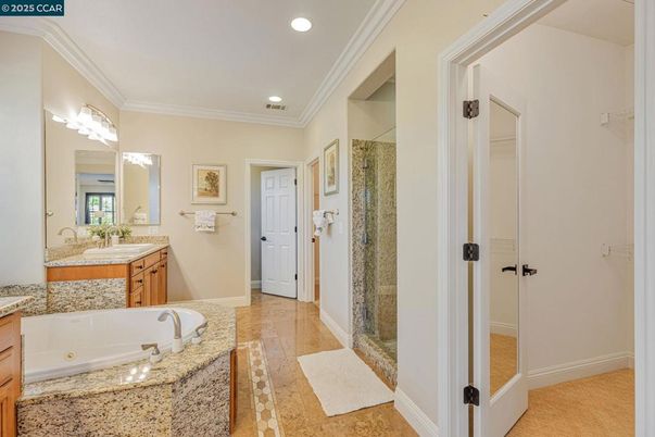 Bathroom, Dual Sink Vanities, Interior, Recessed Lighting
