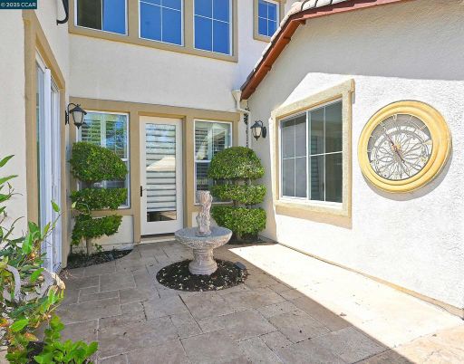 Exterior, Hot Tub
