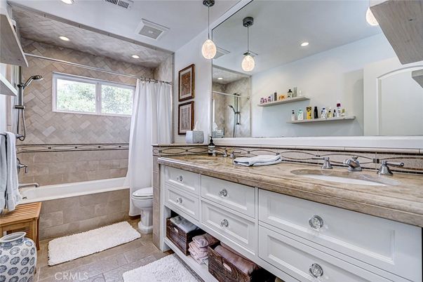 Bathroom, Dual Sink Vanities, Interior, Pendant Lights, Recessed Lighting