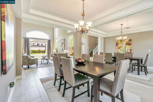 Chandelier, Dining room, Interior, Living room