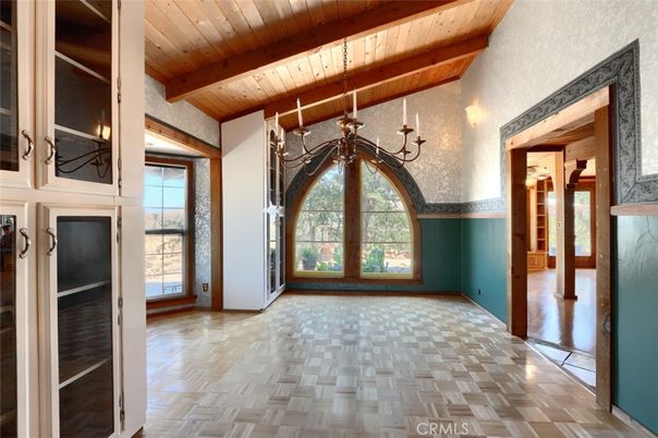 Chandelier, Empty room, Interior, Wooden Beams, Wooden Ceilings