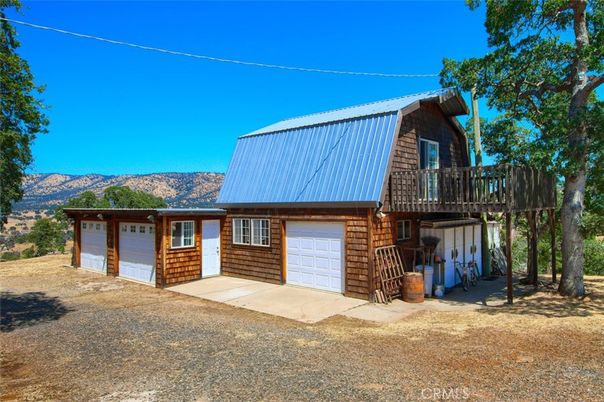 Attached, Backyard, Exterior, Facade, Brick Facade, Log Home