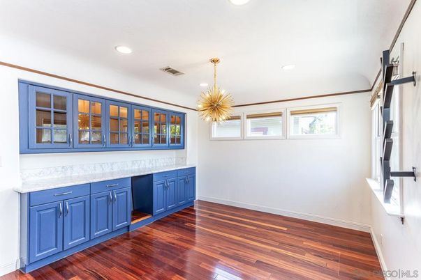 Interior, Pendant Lights, Recessed Lighting, Wood Texture Flooring