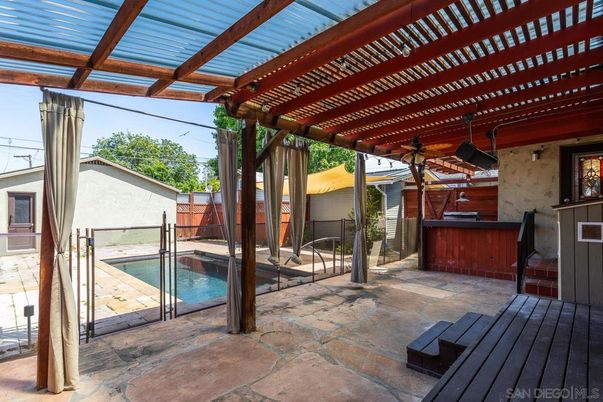 Exterior, Hot Tub, Pool
