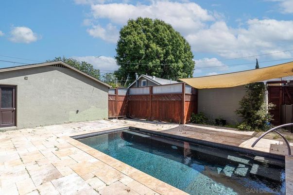 Exterior, Pool