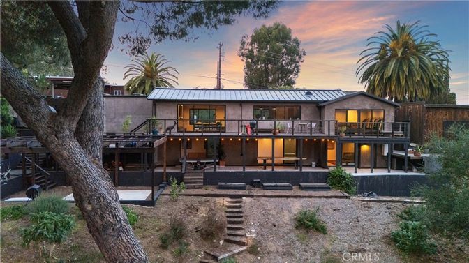 Backyard, Exterior, Facade, Modern